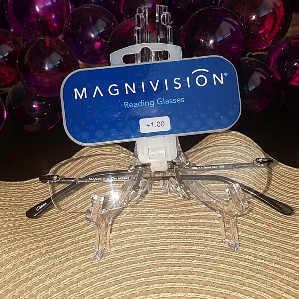 NWT Magnivision reading glasses